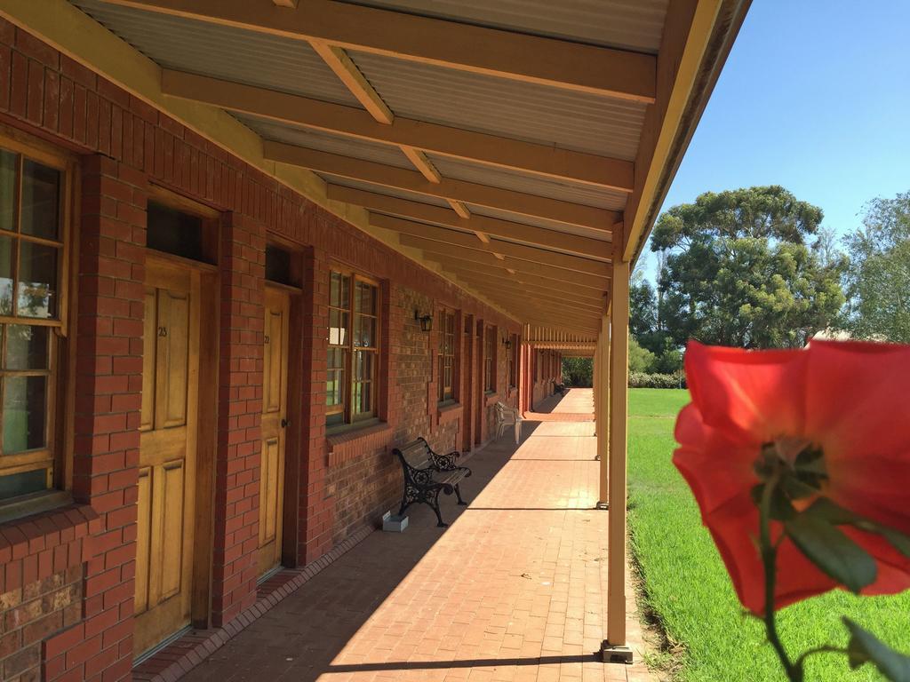 Coonawarra Place Motor Inn Екстер'єр фото